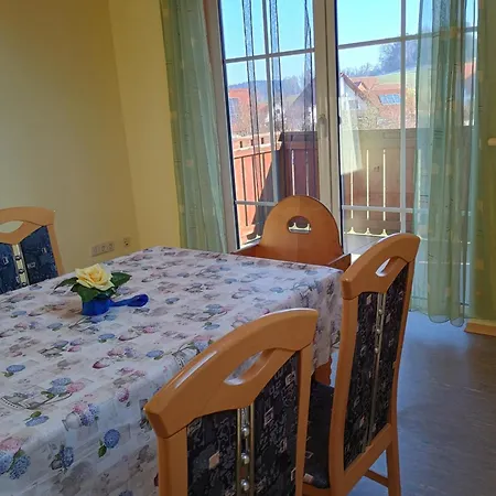 Ganze Mit Balkon, Bis 5 Personen Rund 90 Qm