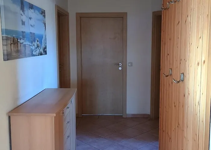 Ganze Mit Balkon, Bis 5 Personen Rund 90 Qm شقة *