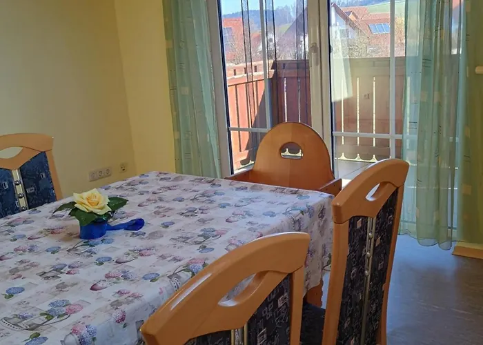 Ganze Mit Balkon, Bis 5 Personen Rund 90 Qm