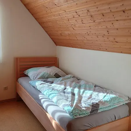 Ganze Mit Balkon, Bis 5 Personen Rund 90 Qm *